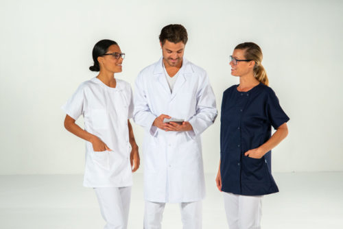 Les ophtalmologistes et la blouse blanche