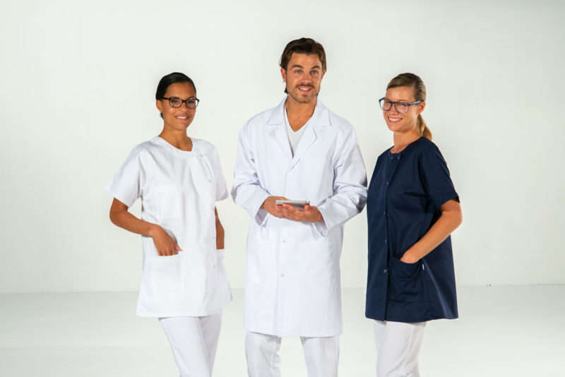 Comment choisir la meilleure blouse médicale pour vos besoins ?